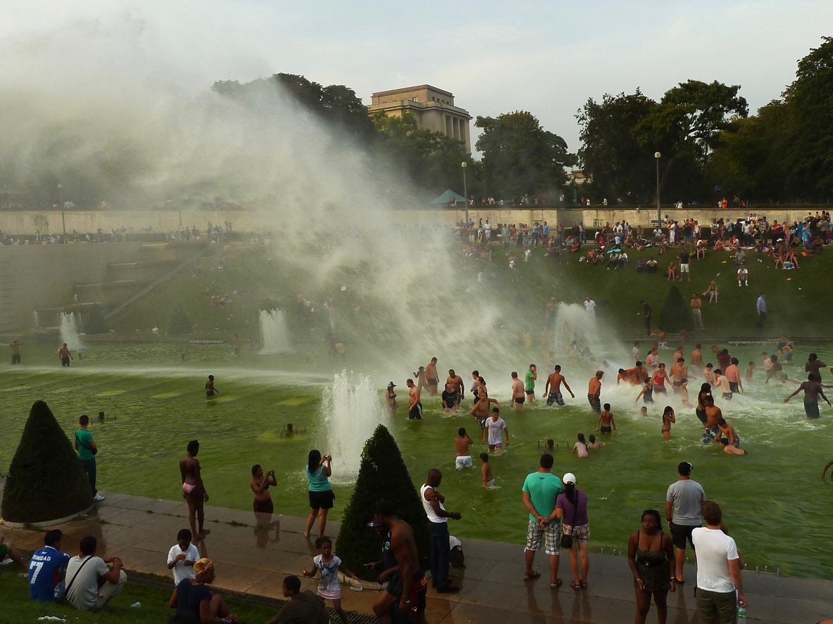 Paris swelters in 116 degree temperatures.